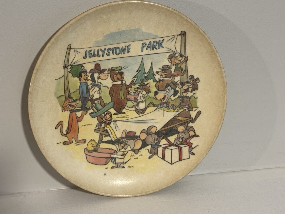 Vintage Hanna Barbera Yogi Bear Jellystone Park Melmac 8in Plastic Plate 1960's